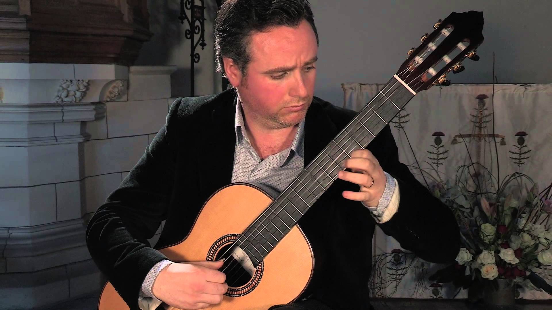端正な演奏スタイルで紡ぎだされるロマン派の調べ M.マカリスターが弾くメルツの『マルヴィーナへ』 ギター動画