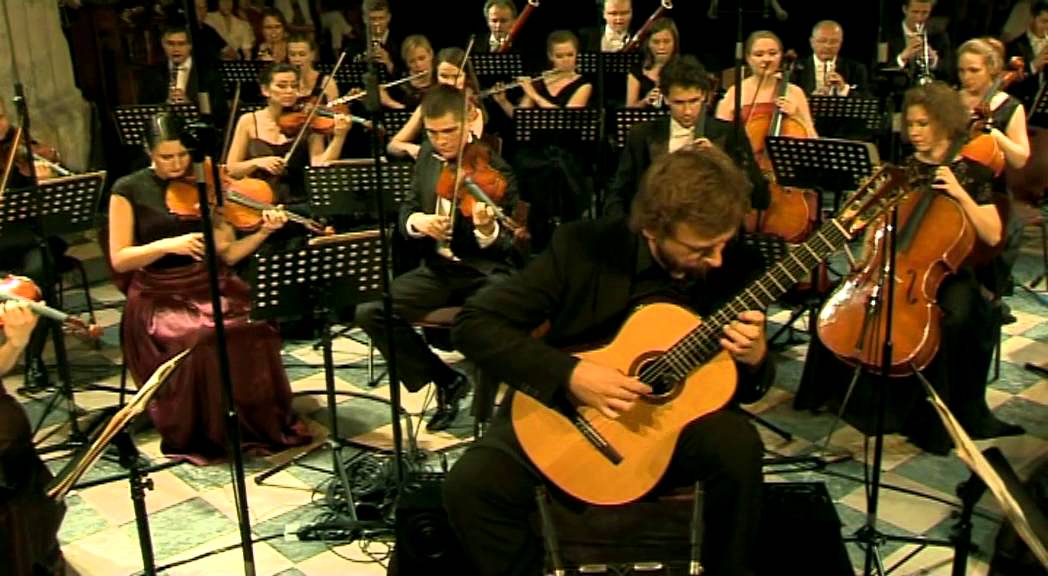 オーケストラを従えて　M.ディラが弾くロドリーゴの『アランフェス協奏曲～Ⅰ楽章』