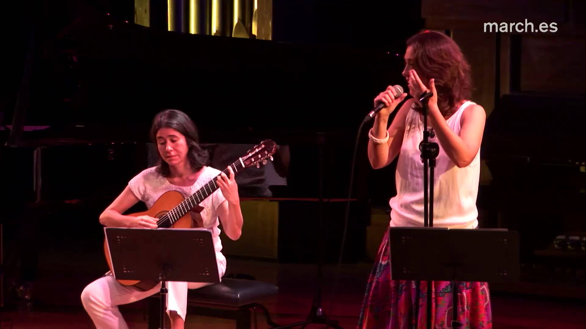 アナ・グアナバラとクリスティーナ・アズマによる『Último desejo』　歌とギターの美しい共演